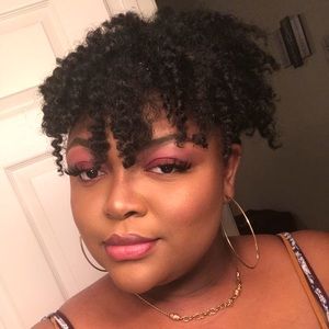 Meet your Posher, Vicoya